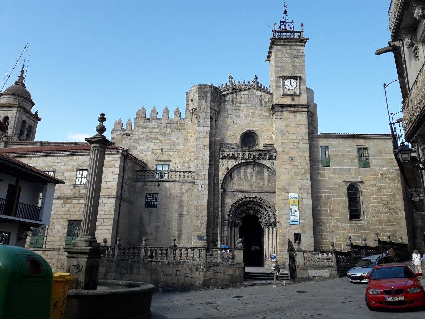 Place Ourense Cathedral