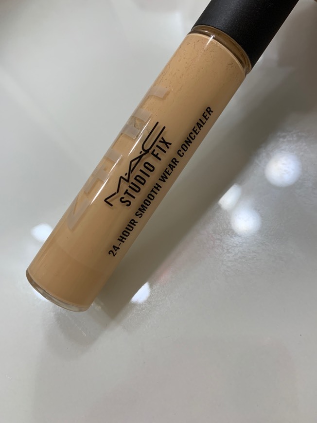 Product Studio Fix 24-Hour Smooth Wear Concealer