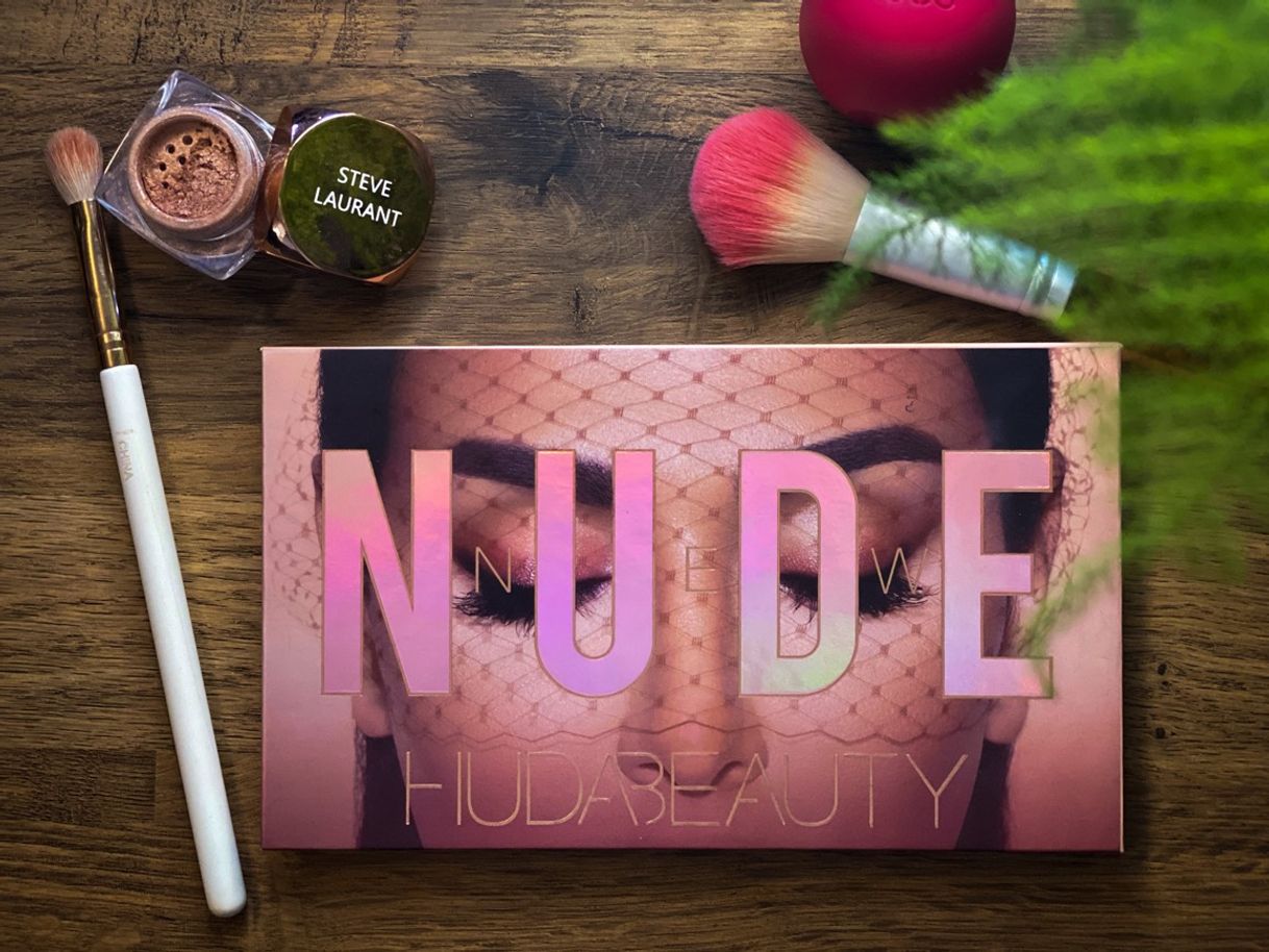 Moda Huda Beauty Nude Pallette