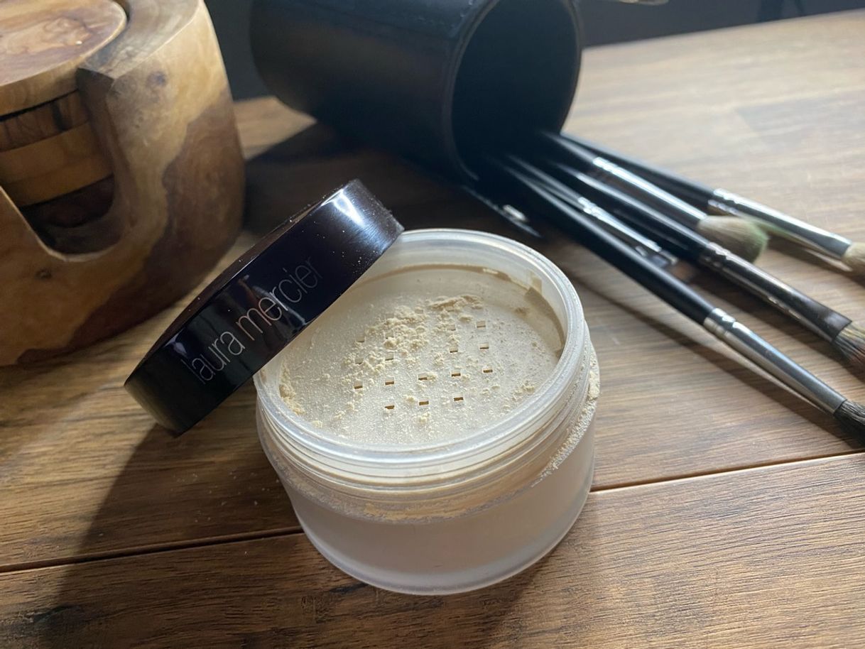 Fashion Translucent Loose Setting Powder | Laura Mercier