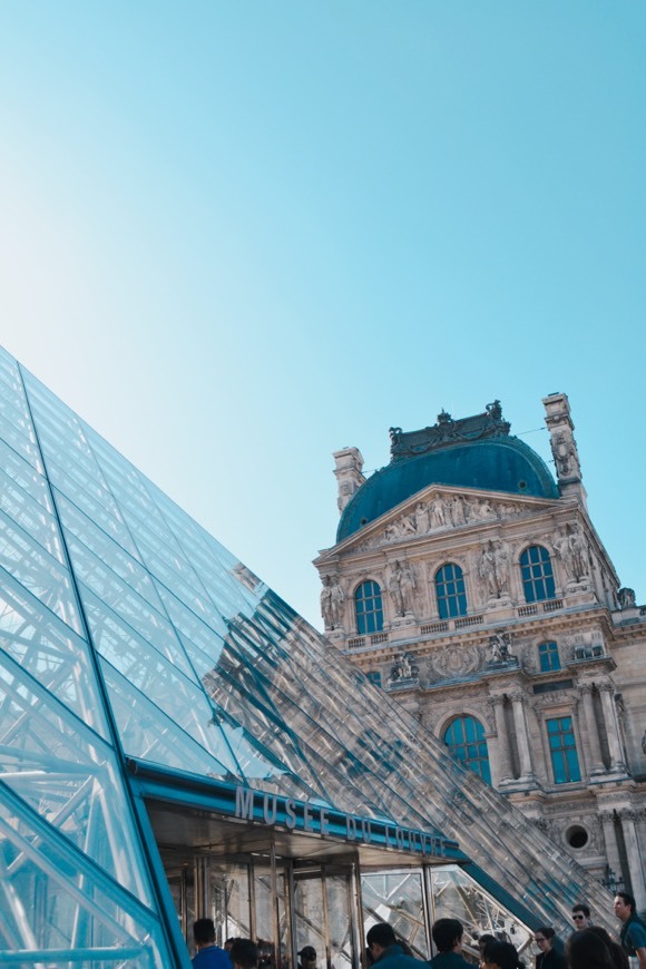 Place Museo del Louvre