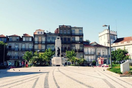 Place Praça de Carlos Alberto