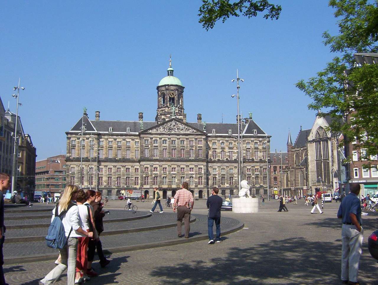 Lugar Dam Square