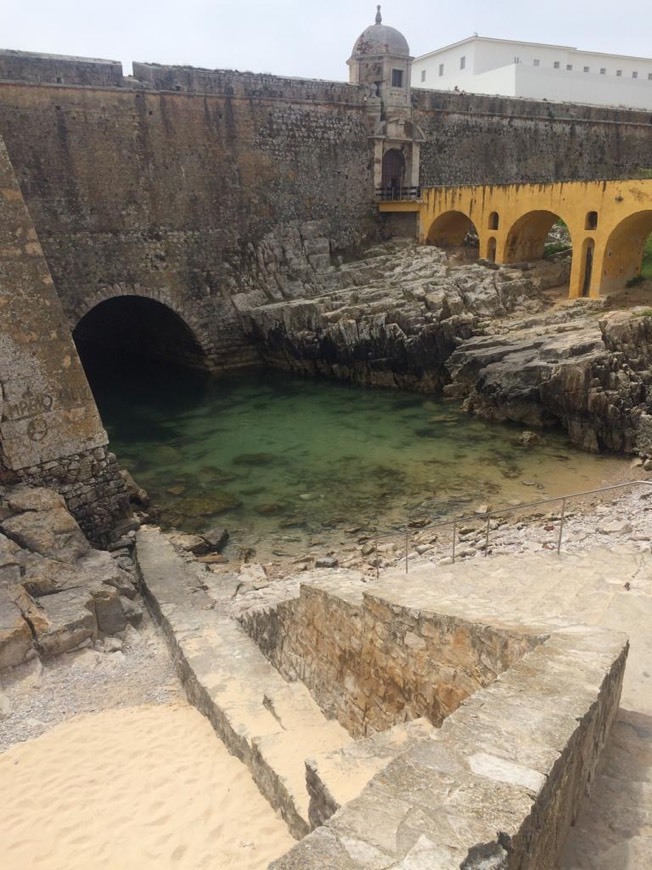 Place Fortaleza de Peniche