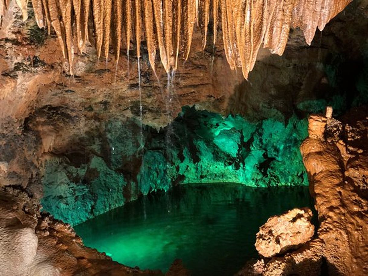 Lugar Grutas de Mira de Aire