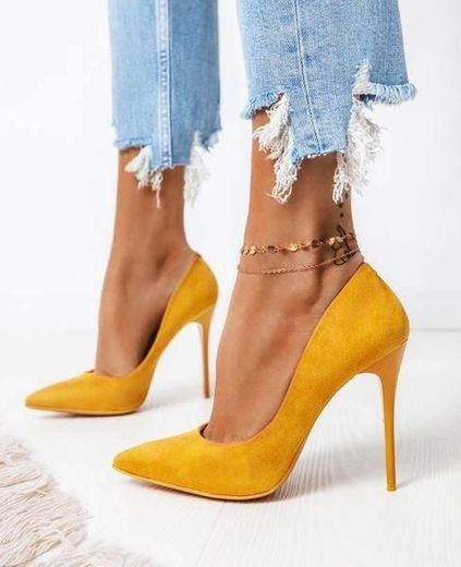 👠💛