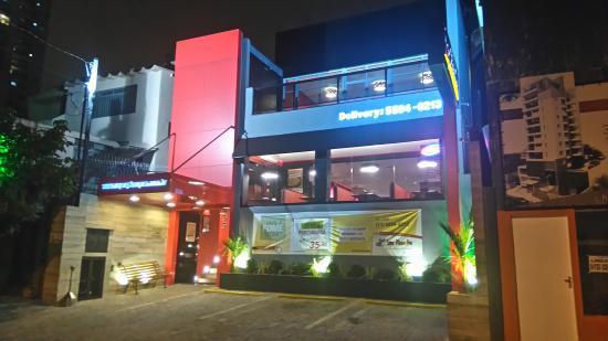 Restaurants Super Pizza Pan