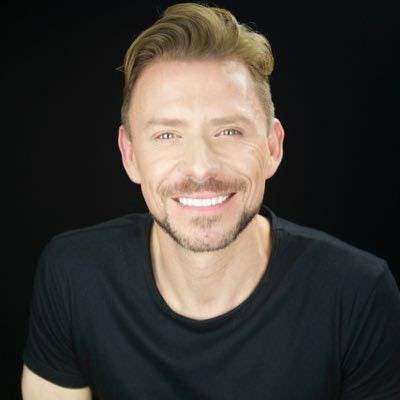 Moda Wayne Goss - YouTube