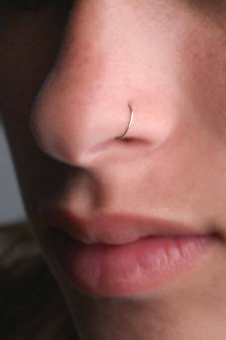 Social Piercing no nariz