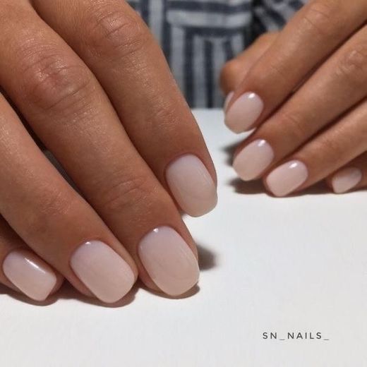 Nude Nails 
