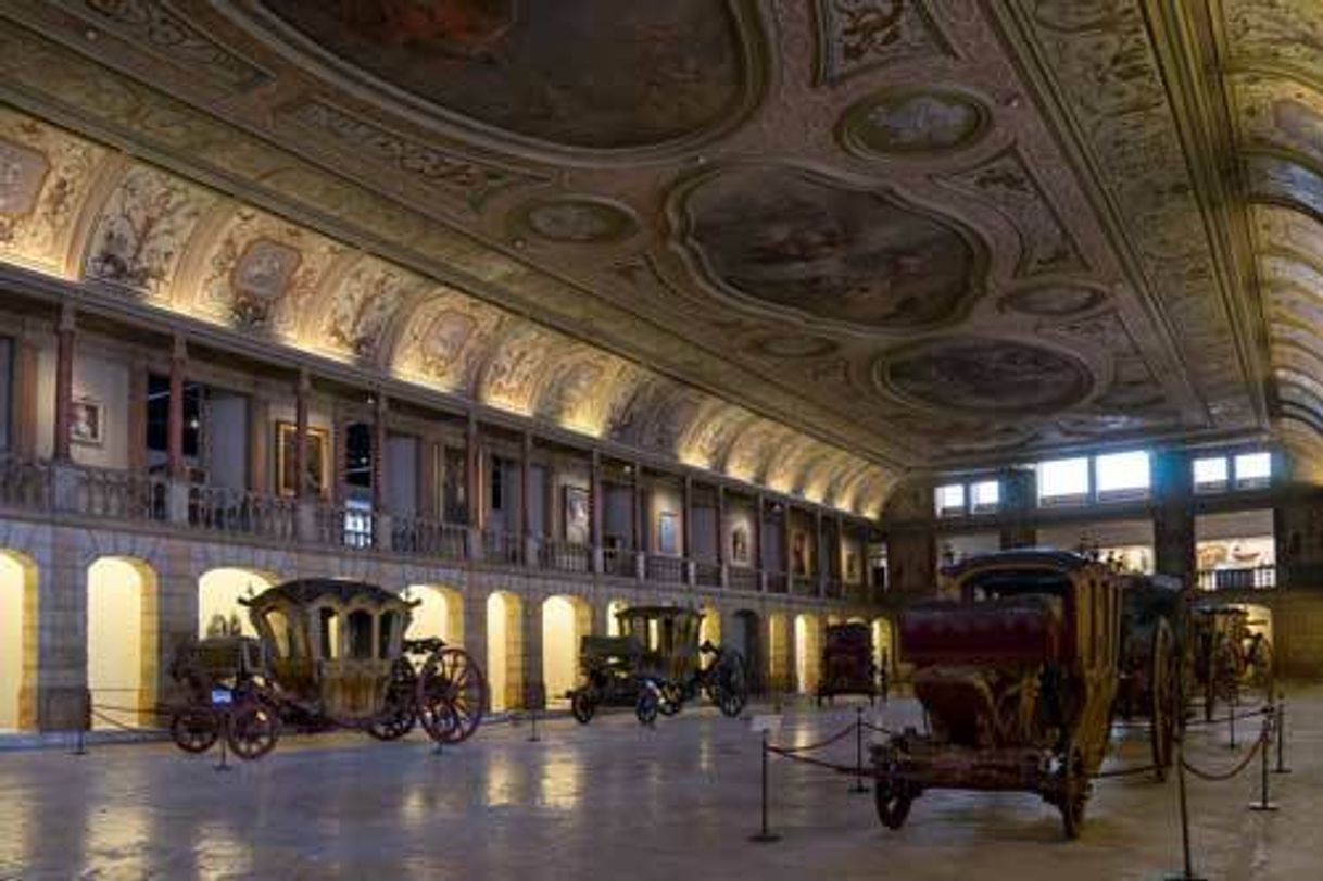 Fashion Museu Nacional dos Coches