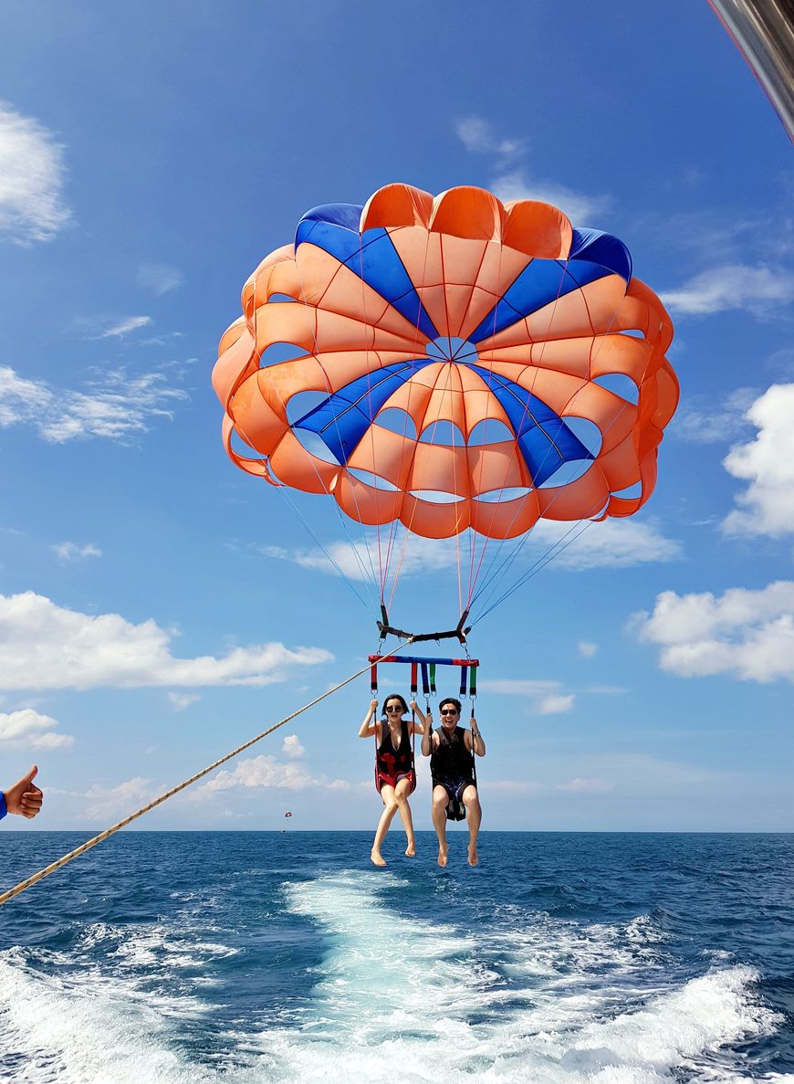 Fashion Parasailing