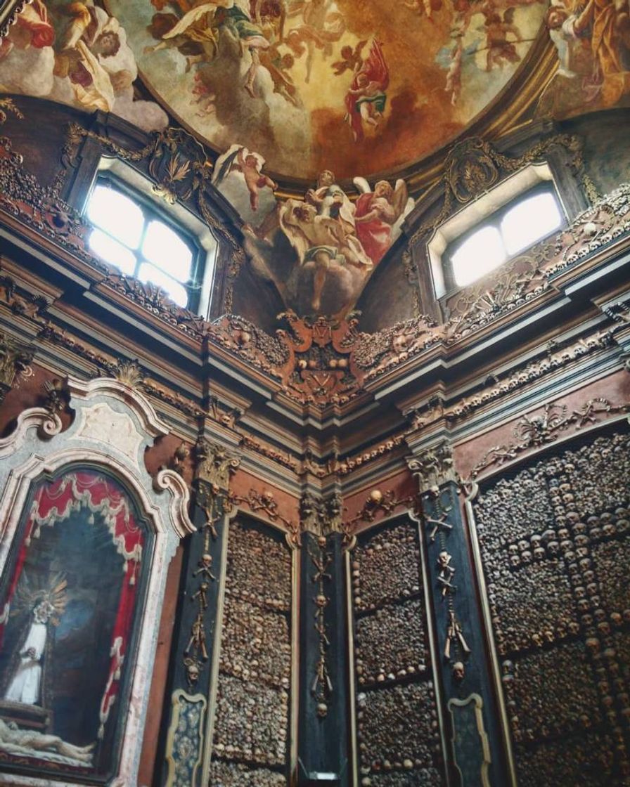 Lugar San Bernardino alle Ossa