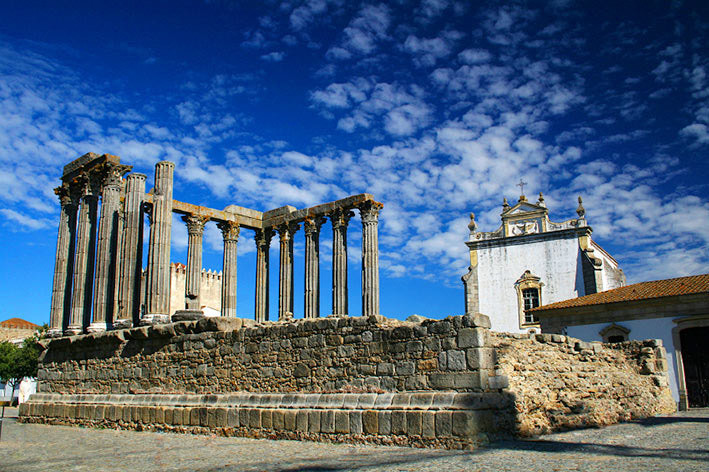 Lugares Templo Romano De Évora (Templo De Diana) 