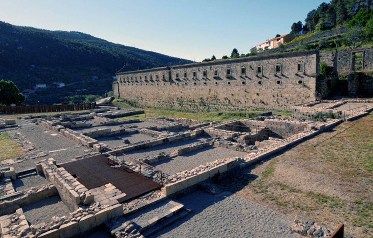 Places Mosteiro de São João de Tarouca