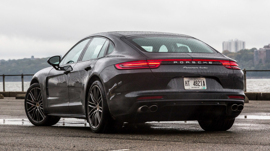 Social Porsche Panamera - Porsche USA