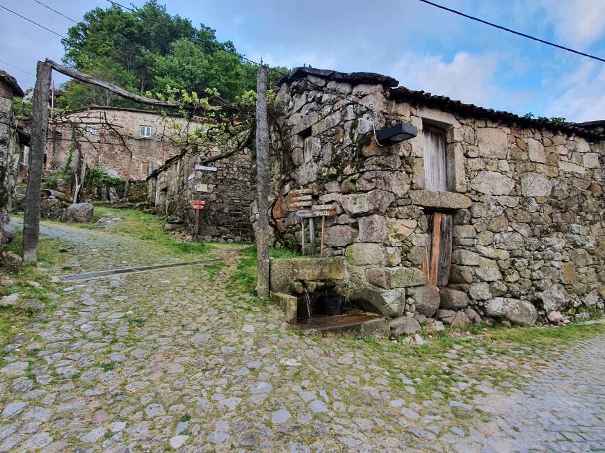 Lugar Trilhos na aldeia de Germil