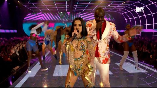 Akon (阿肯) & Becky G (貝姬·G) - YouTube