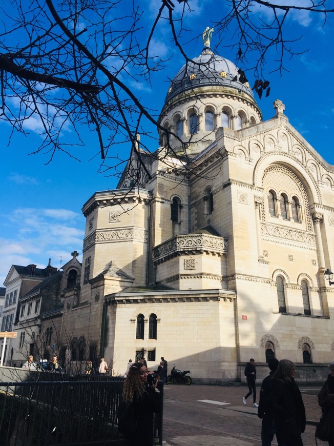 Place Saint-Gatien Cathedral