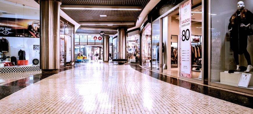 Place Campo Pequeno Galeria Comercial