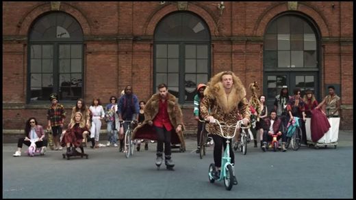 MACKLEMORE & RYAN LEWIS - THRIFT SHOP