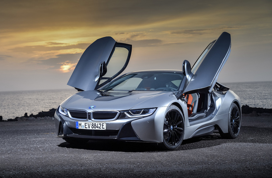 Social BMW i8
