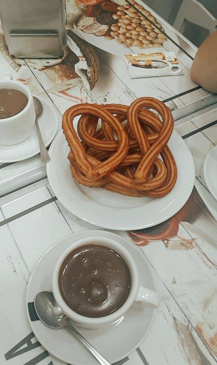 Restaurantes Chocolatería Puerta Del Sol - Spanish Food - Chocolate & Churros - Churrería