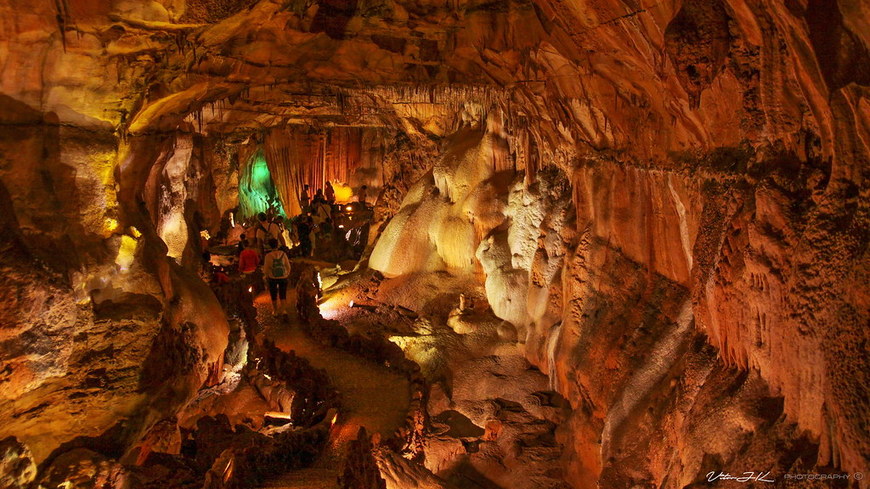 Lugar Grutas de Mira de Aire