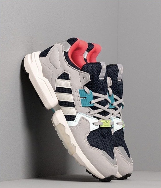 Moda Adidas ZX Torsion