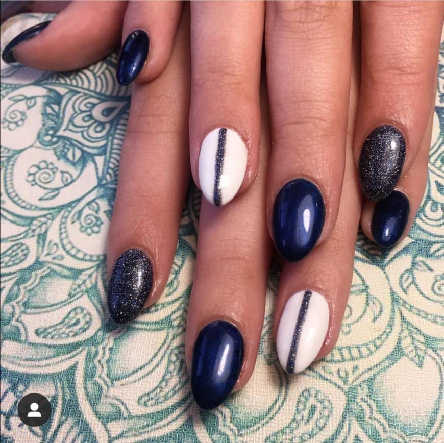 Moda Blue nails