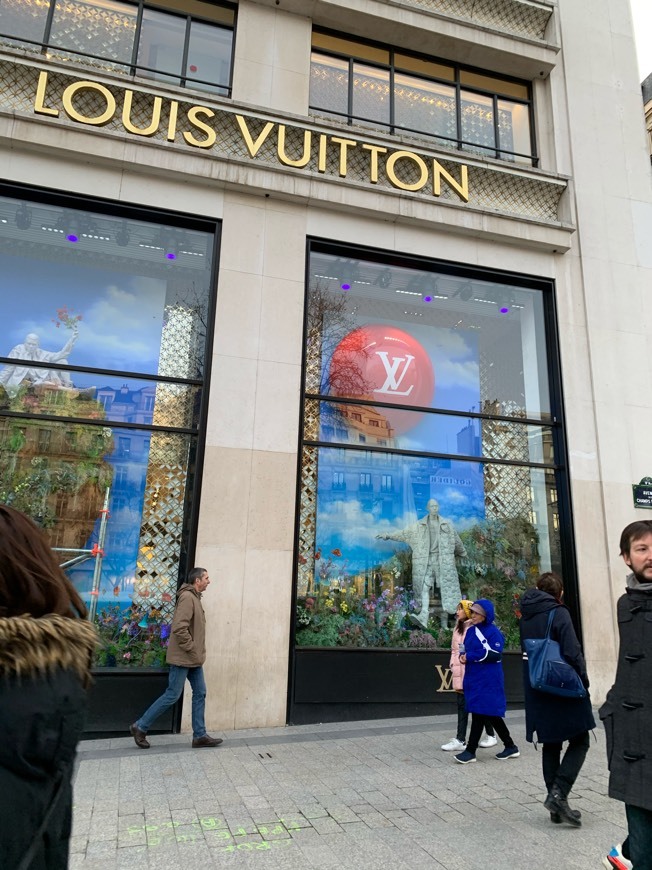 Place Louis Vuitton Maison Champs Élysées