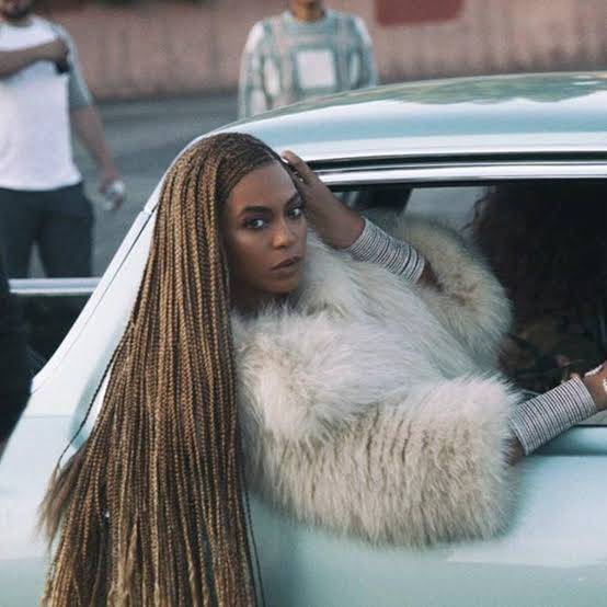Social Beyoncé - Formation