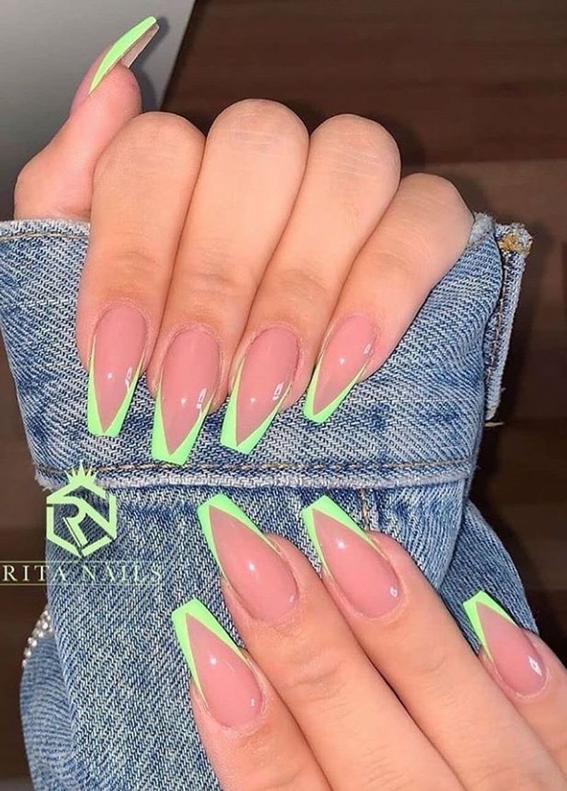 Moda diseños de uñas💖