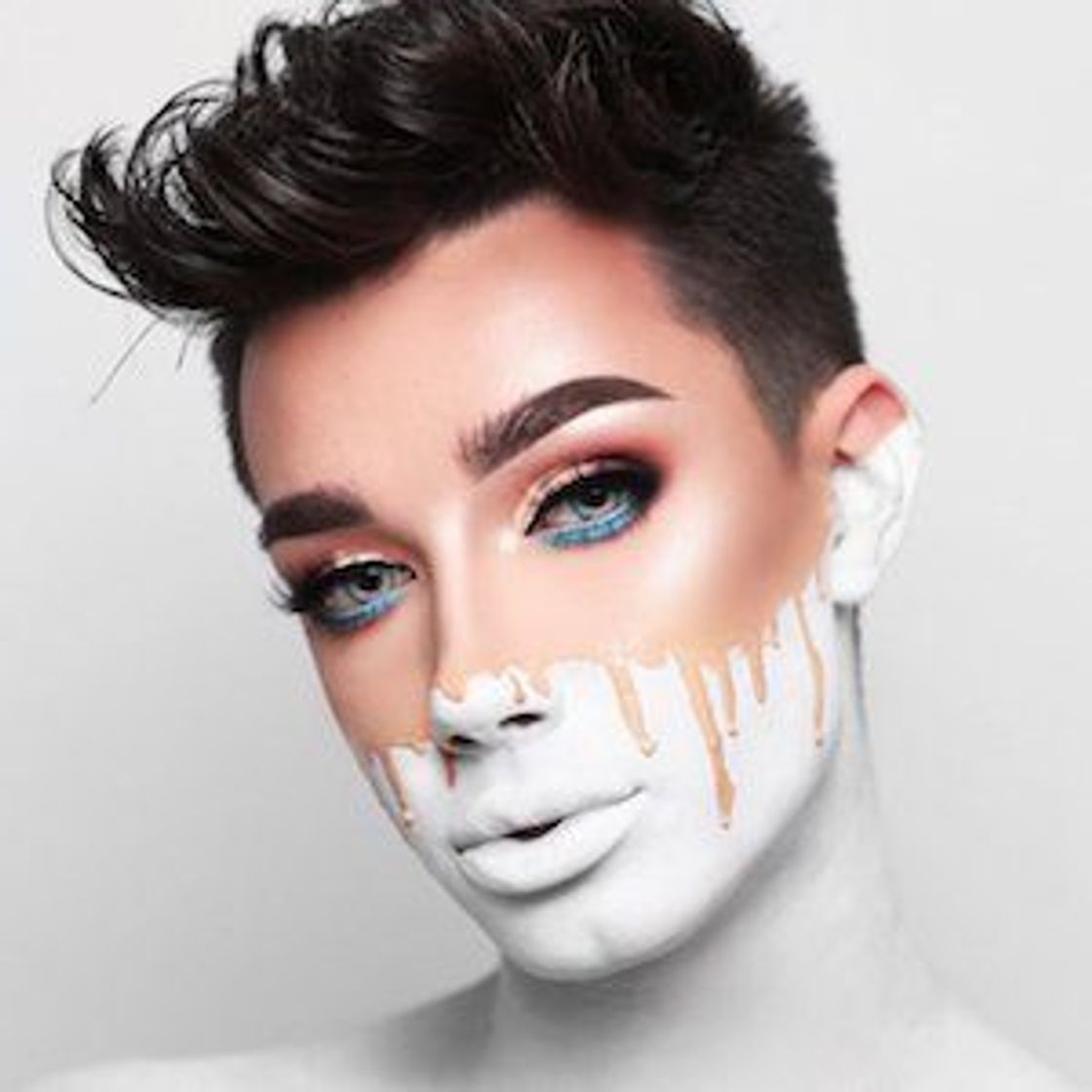 Moda James Charles