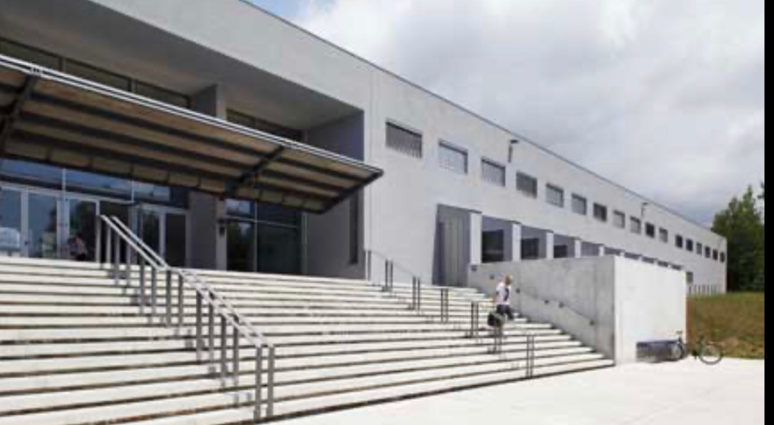 Escola Básica e Secundária Ferreira de Castro