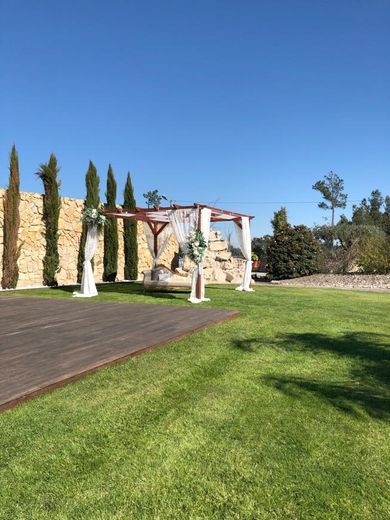 Quinta do Outeiro - Outeiro do Mondego, Eventos, Restauração e Serviços, Lda.