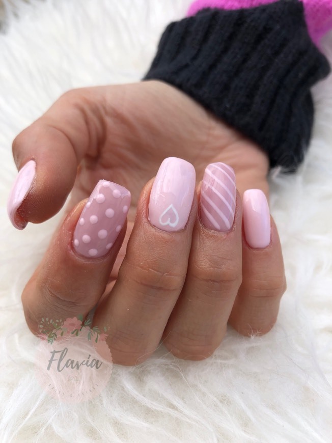 Moda Pink nails 