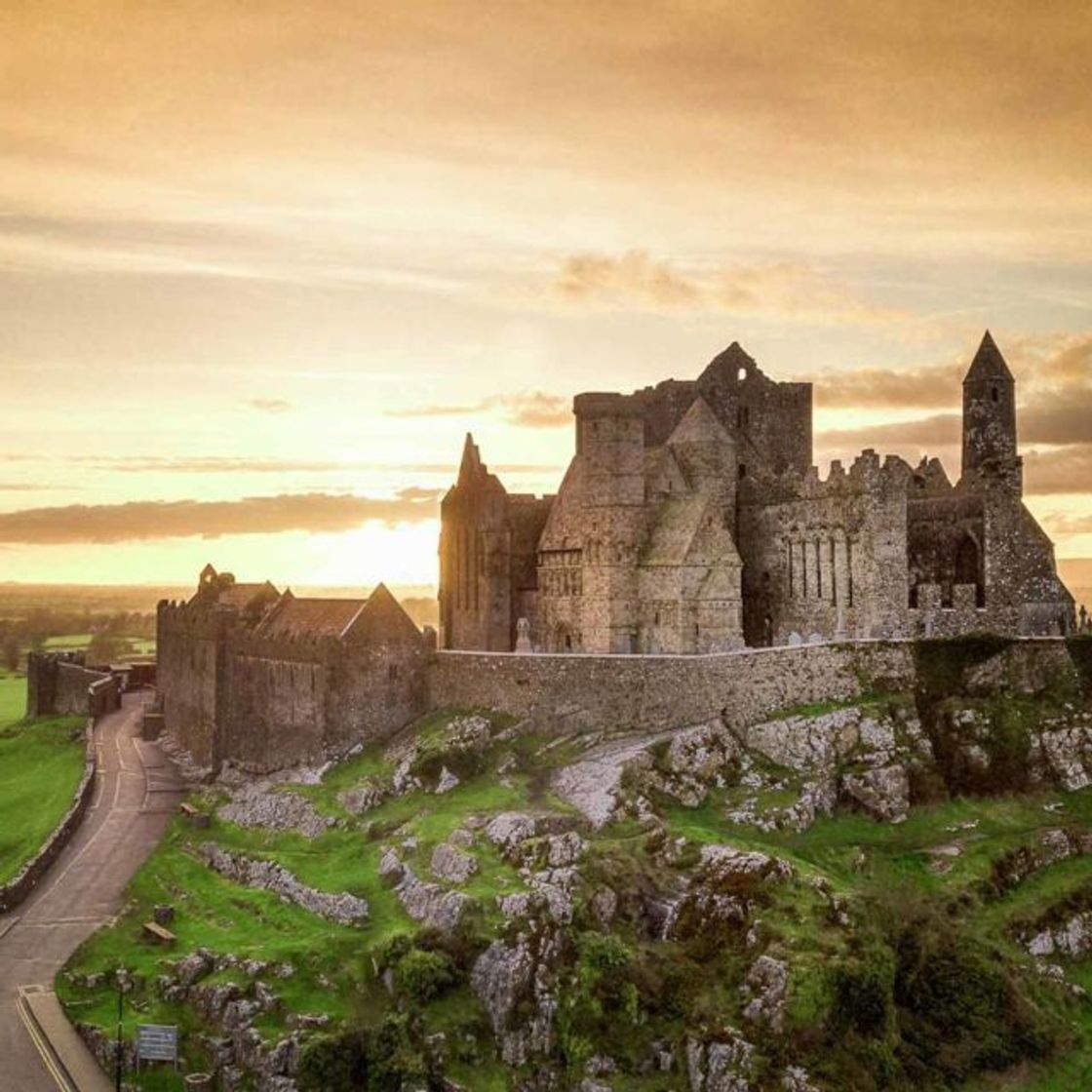 Lugar Rock of Cashel