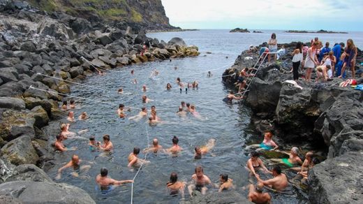 Ponta Da Ferraria natural swimming pool