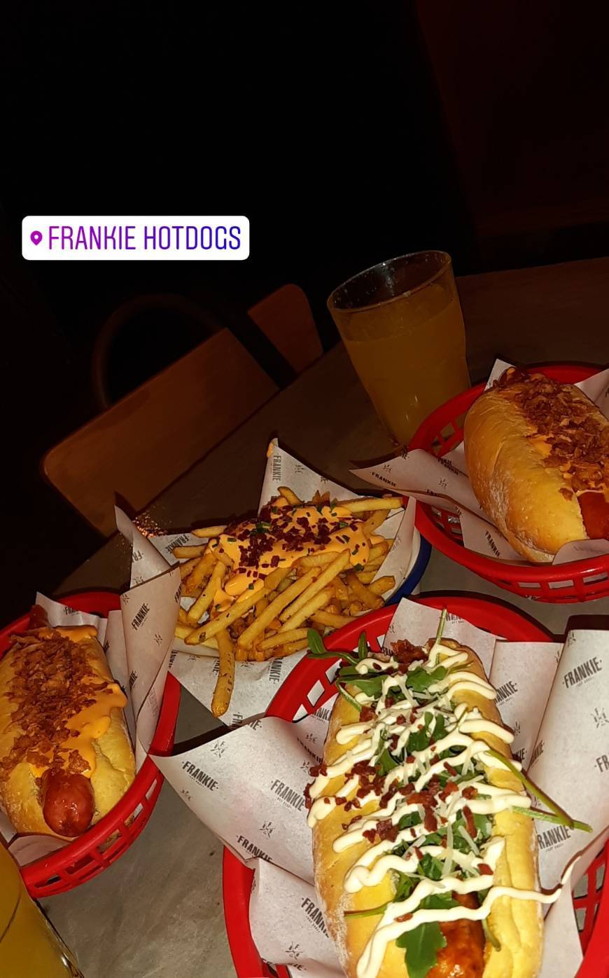 Restaurantes Frankie Hot Dogs