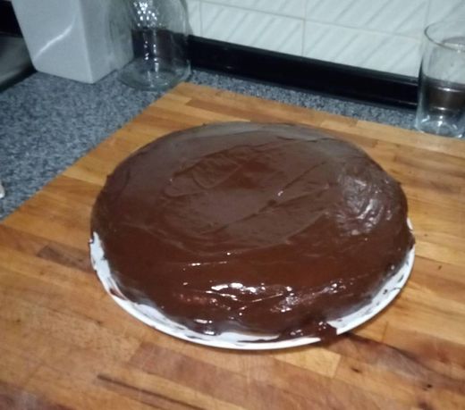 Bolo de cenoura com cobertura de chocolate 