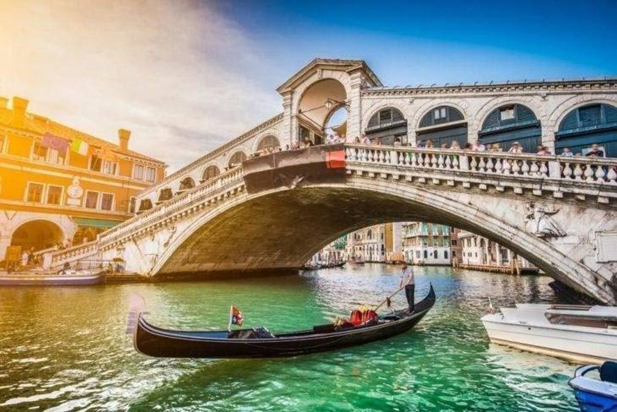 Place Venecia
