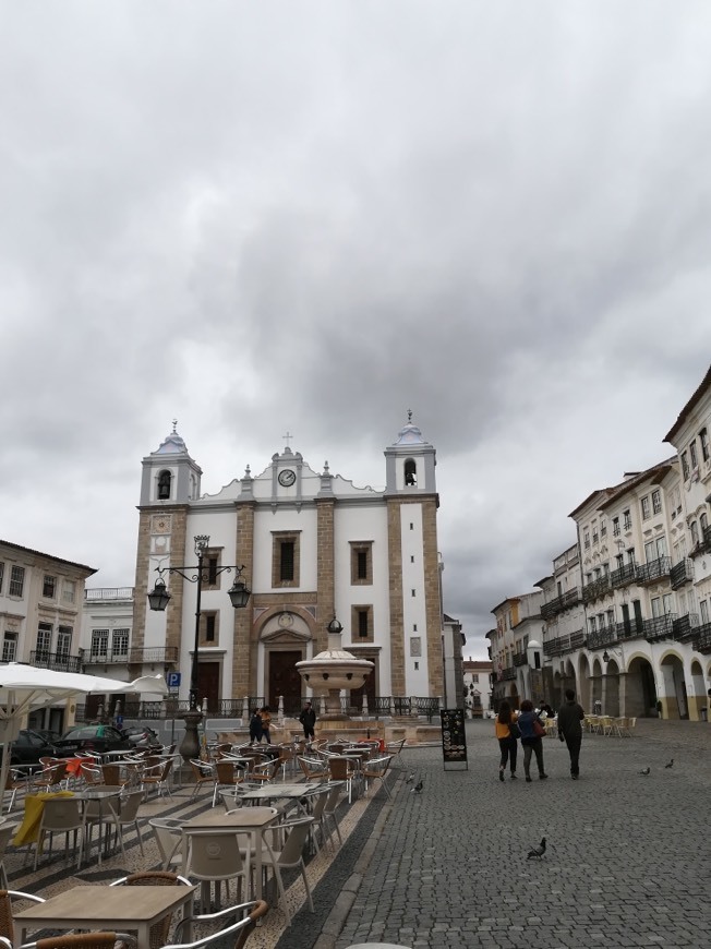 Place Praça do Giraldo