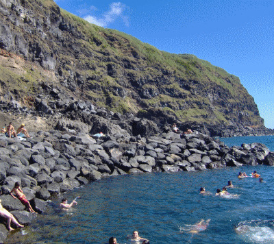 Lugar Ponta Da Ferraria natural swimming pool