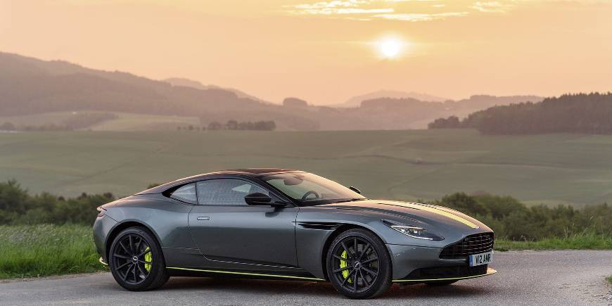 Moda Aston Martin DB11