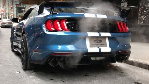 Ford Mustang Shelby GT500 SVT - Sound! - YouTube