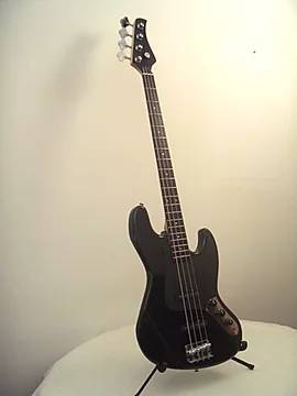 Moda Carbon jazz bass da Junk Music Store