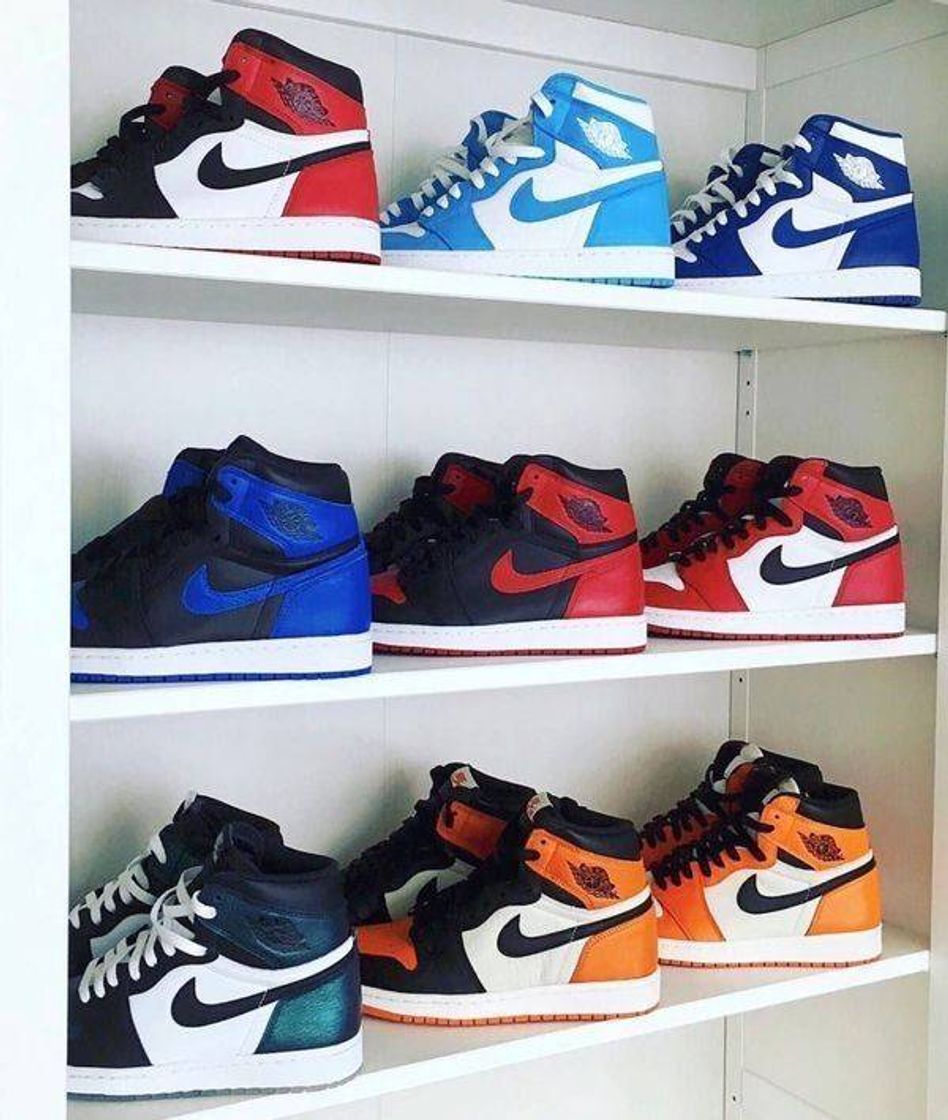 Social sneakers