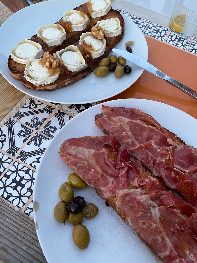 Restaurants Refugio De S'Aguila