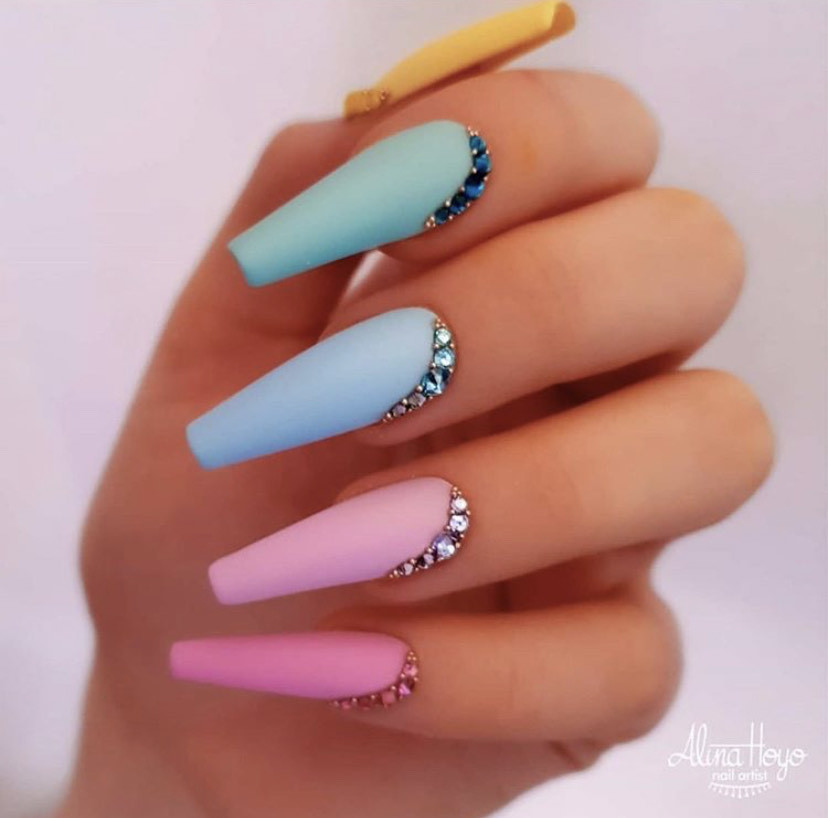 Moda Nails